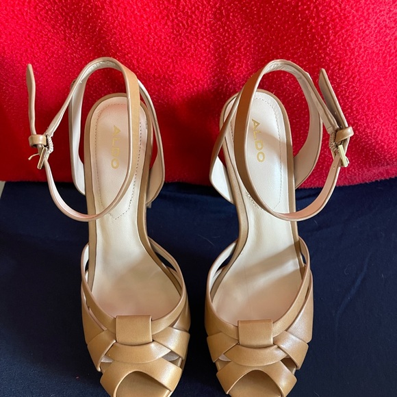 ALDO heels. Size 8. Color: tan neutral - Picture 4 of 5